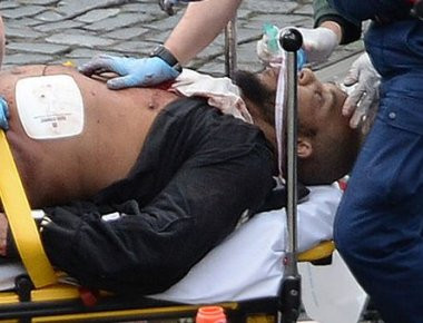 Σοκ από το τρομοκρατικό χτύπημα στο Λονδίνο - Σκηνές πανικού και αποτρόπαιας βίας (φωτό, βίντεο)